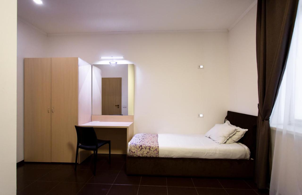 Hotel One Umań Zewnętrze zdjęcie